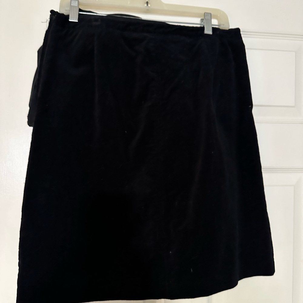 Beautiful corderoy black skirt